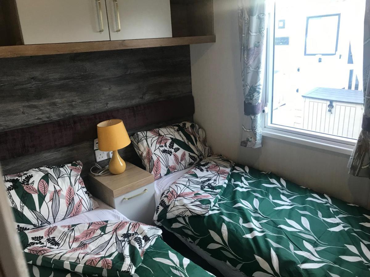 Flamingo Land Private Caravan - No 8 Cedarwood Hotel Kirby Misperton Buitenkant foto