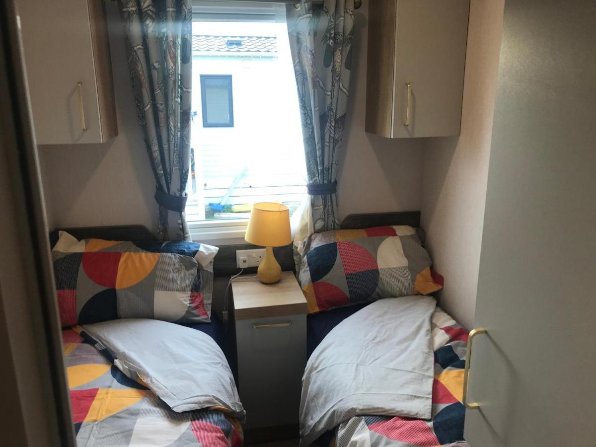 Flamingo Land Private Caravan - No 8 Cedarwood Hotel Kirby Misperton Buitenkant foto